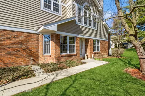 822 W Happfield Dr, Arlington Heights, IL 60004