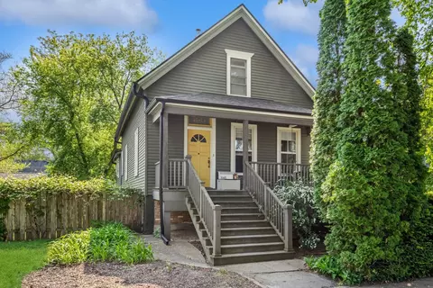 1563 Dewey Ave, Evanston, IL 60201