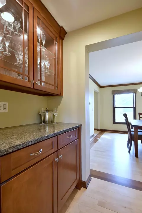 Kitchen - 437 Deanna Dr, Bartlett, IL 60103 photo 1 of 5