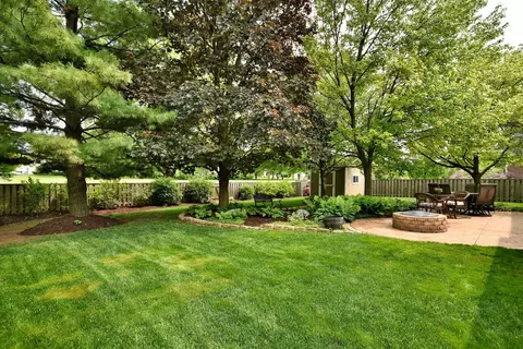Exterior - 437 Deanna Dr, Bartlett, IL 60103 photo 6 of 13