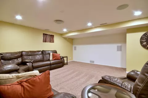 Living - 437 Deanna Dr, Bartlett, IL 60103 photo 11 of 12