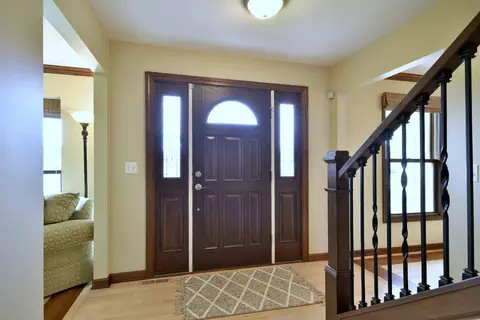 Entry Way - 437 Deanna Dr, Bartlett, IL 60103 photo 1 of 6