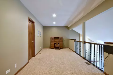 Entry Way - 437 Deanna Dr, Bartlett, IL 60103 photo 4 of 6