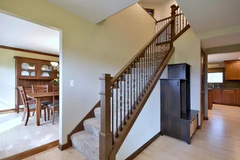 Entry Way - 437 Deanna Dr, Bartlett, IL 60103 photo 2 of 6