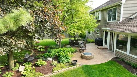 Exterior - 437 Deanna Dr, Bartlett, IL 60103 photo 10 of 13