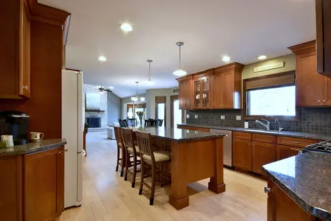 Kitchen - 437 Deanna Dr, Bartlett, IL 60103 photo 2 of 5