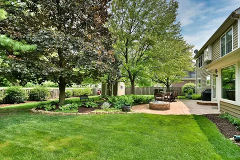 Exterior - 437 Deanna Dr, Bartlett, IL 60103 photo 5 of 13
