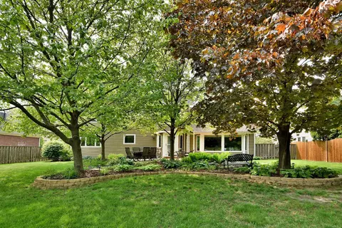 Exterior - 437 Deanna Dr, Bartlett, IL 60103 photo 8 of 13