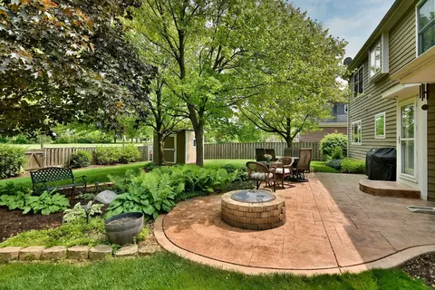 Exterior - 437 Deanna Dr, Bartlett, IL 60103 photo 4 of 13