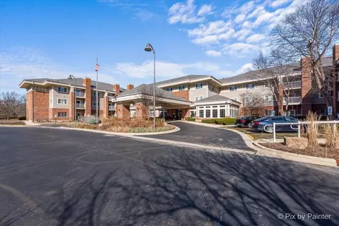 801 N Mclean Blvd #218, Elgin, IL 60123