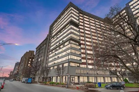 3420 N Lake Shore Dr #3N, Chicago, IL 60657