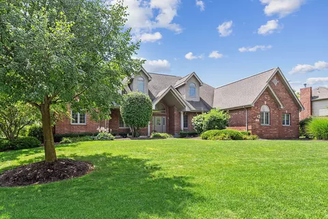 36 Long Cove Dr, Lemont, IL 60439