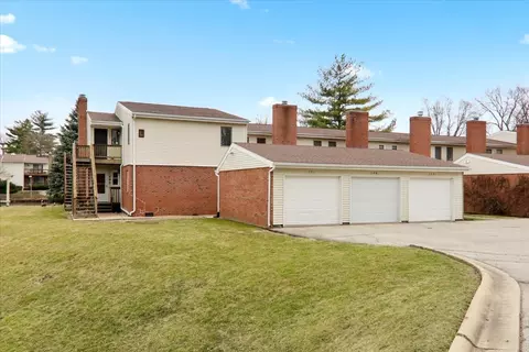 903 N Linden St #140, Normal, IL 61761
