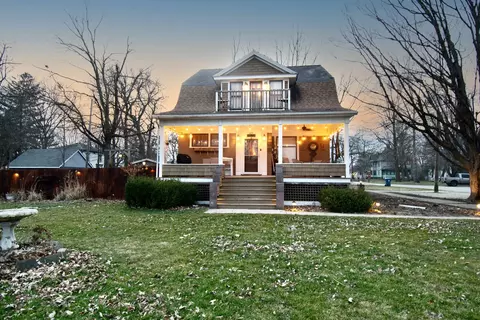 419 E 2nd St, Momence, IL 60954