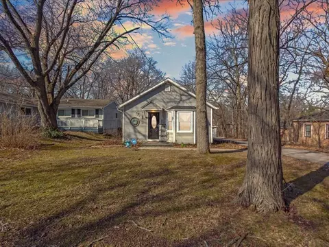307 Wander Way, Lake In The Hills, IL 60156