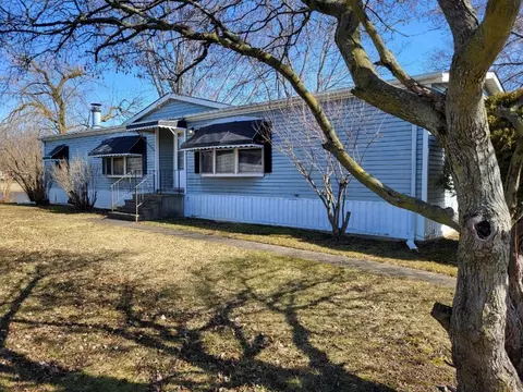 577 Huntsbridge Rd, Matteson, IL 60443