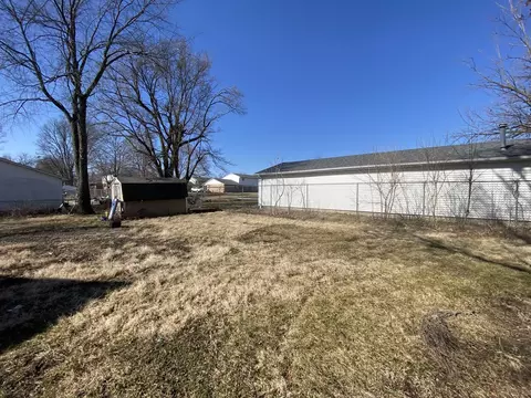 211 Whittier St, Georgetown, IL 61846 photo 10