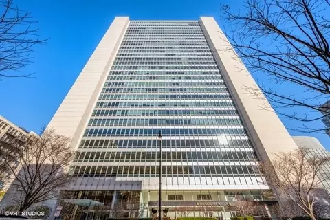 500 W Superior St #1802, Chicago, IL 60654