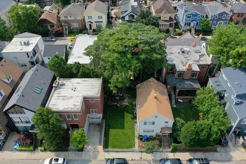 1233 W Draper St, Chicago, IL 60614