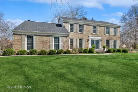 884 Georgetowne Ln, Barrington, IL 60010