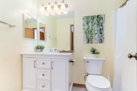 Bath - 715 Keller St, Plano, IL 60545 photo 1 of 3