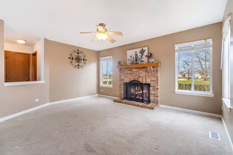 Living - 715 Keller St, Plano, IL 60545 photo 1 of 1