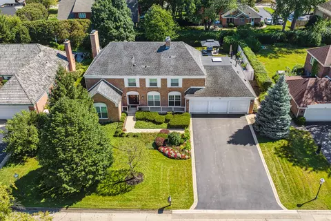 71 Coventry Rd, Northfield, IL 60093