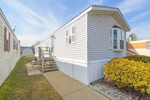 31 Woodland Dr, Countryside, IL 60525