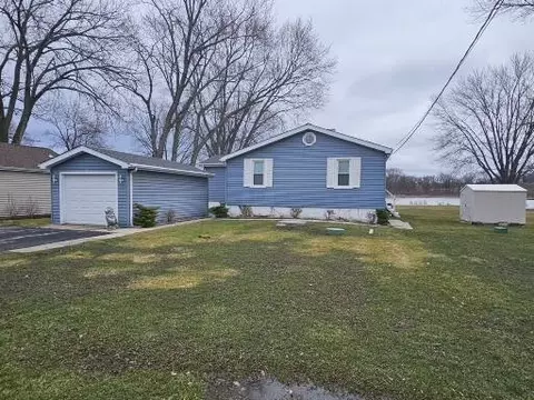28227 W Fox River Rd, Cary, IL 60013