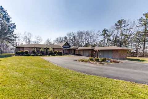 1579 Conway Rd, Lake Forest, IL 60045