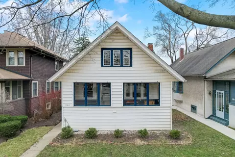 1106 Clinton Ave, Oak Park, IL 60304