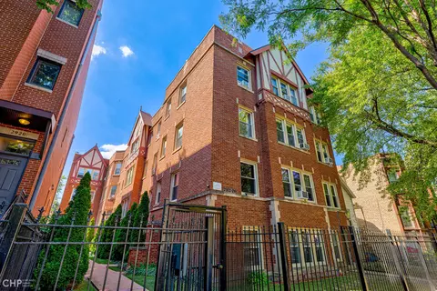 2924 N Sacramento Ave #3W, Chicago, IL 60618
