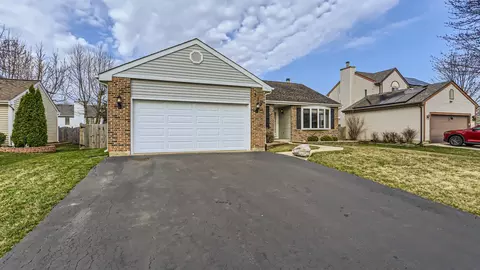 518 Essex Pl, Carol Stream, IL 60188