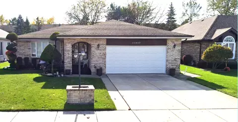 11037 Wakefield St, Westchester, IL 60154