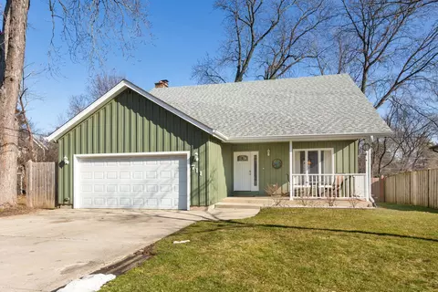 711 Sunny Ln, Barrington, IL 60010