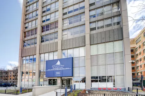655 W Irving Park Rd #4111, Chicago, IL 60613