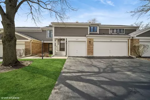 1317 Downs Pkwy #49B, Libertyville, IL 60048