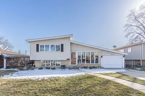 1915 Greenleaf Ave, Des Plaines, IL 60018