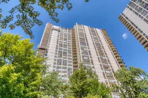 1360 N Sandburg Ter #2001, Chicago, IL 60610