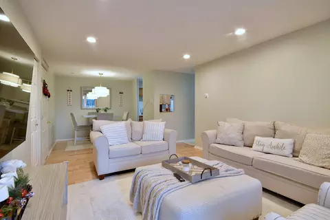 Living - 1480 Stonebridge Cir #D2, Wheaton, IL 60189 photo 3 of 3