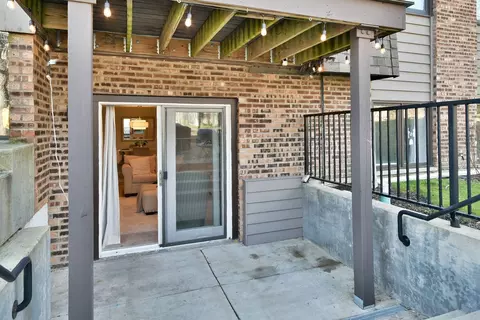 Exterior - 1480 Stonebridge Cir #D2, Wheaton, IL 60189 photo 3 of 3