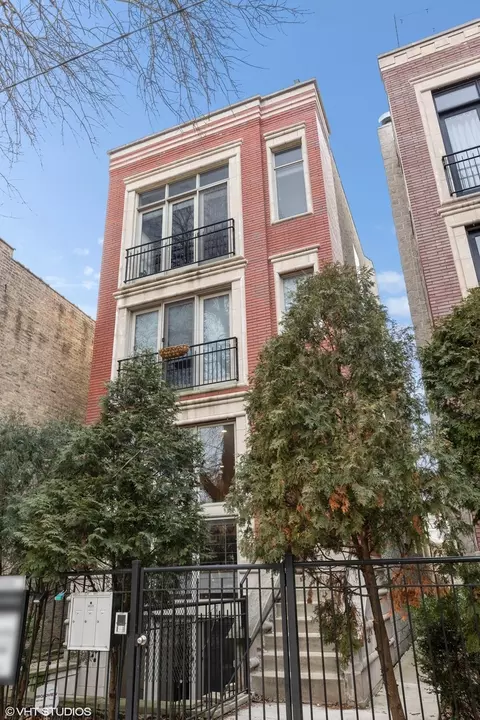 1050 N Hermitage Ave #1, Chicago, IL 60622