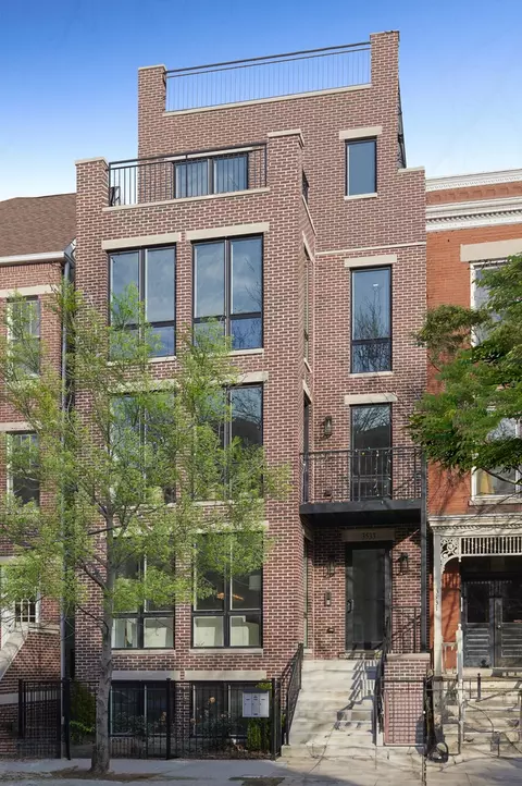 3533 N Fremont St #3, Chicago, IL 60657