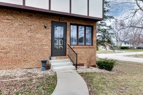 3013 Lisa Dr #1, Bloomington, IL 61704