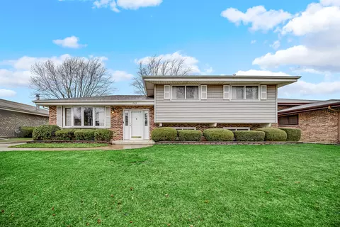 1542 W Woodland Ave, Addison, IL 60101