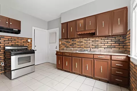 331 E 147th Pl, Harvey, IL 60426 photo 6
