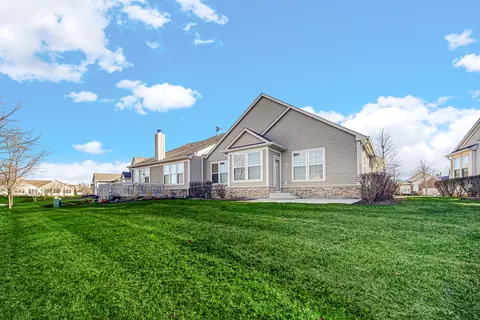 Exterior - 20 Twickenham Ct, Algonquin, IL 60102 photo 2 of 6