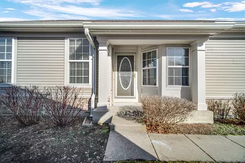 Exterior - 20 Twickenham Ct, Algonquin, IL 60102 photo 5 of 6