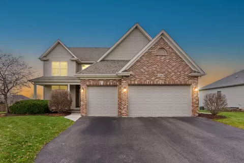 728 Bruce Dr, Hampshire, IL 60140