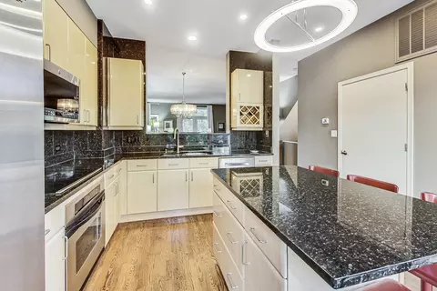 Kitchen - 1248 W Monroe St, Chicago, IL 60607 photo 3 of 3